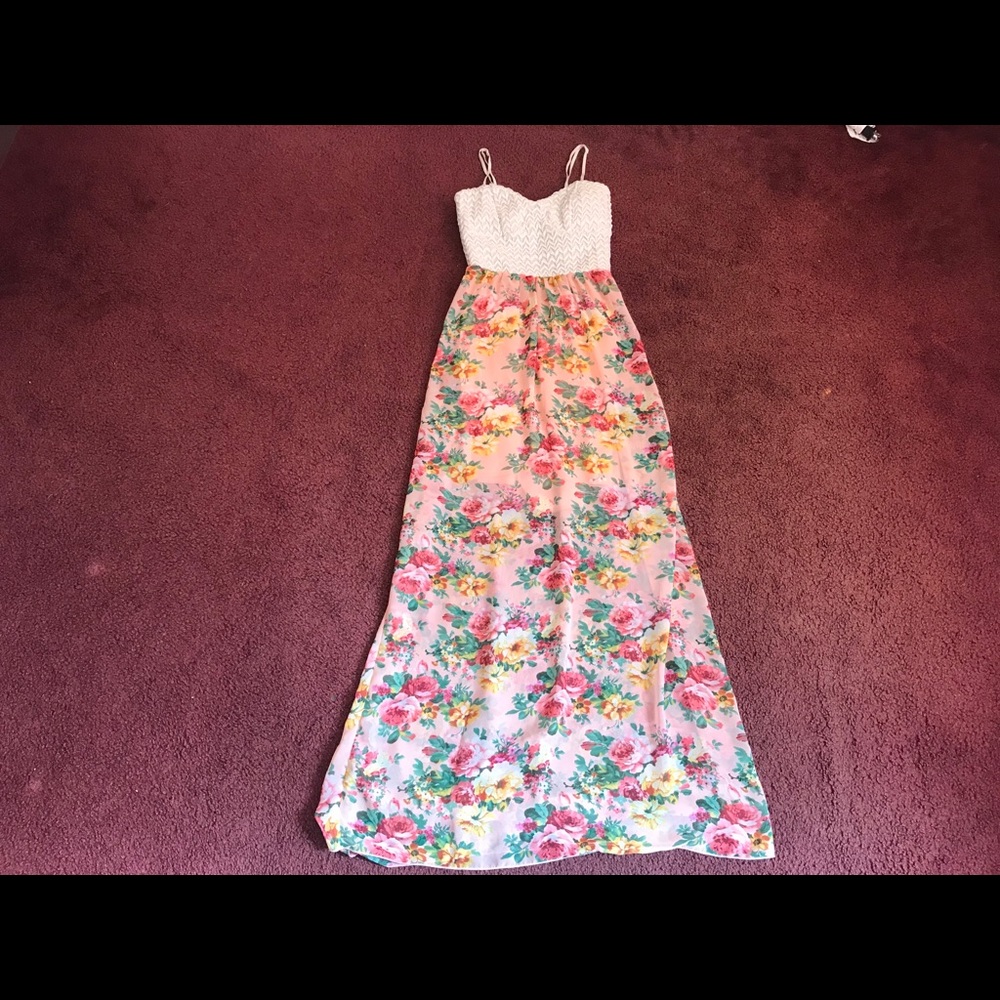 Women’s maxi dress